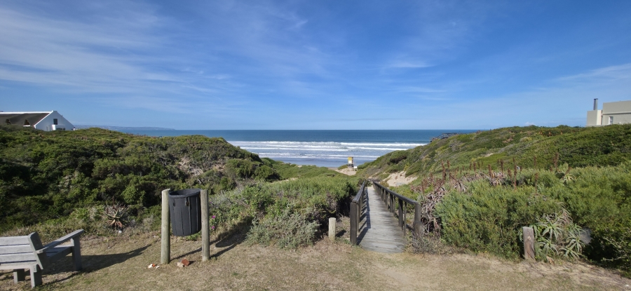 3 Bedroom Property for Sale in Boggomsbaai Western Cape